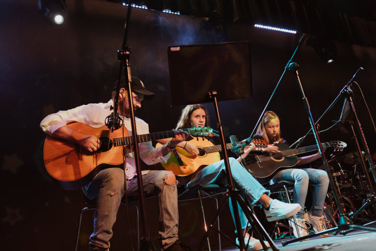 Gitara klasyczna akustyczna elektryczna - Lekcje gry na gitarze - Jakub Chrobak - Centrum Kultury Agora Wrocław